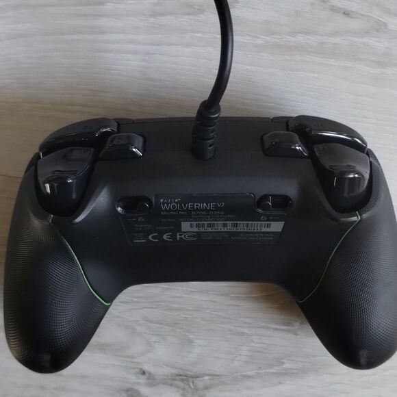 Xbox Razer Wolverine V2 Wired Assigned buttons‎ Black Gently Used - Picture 10 of 11